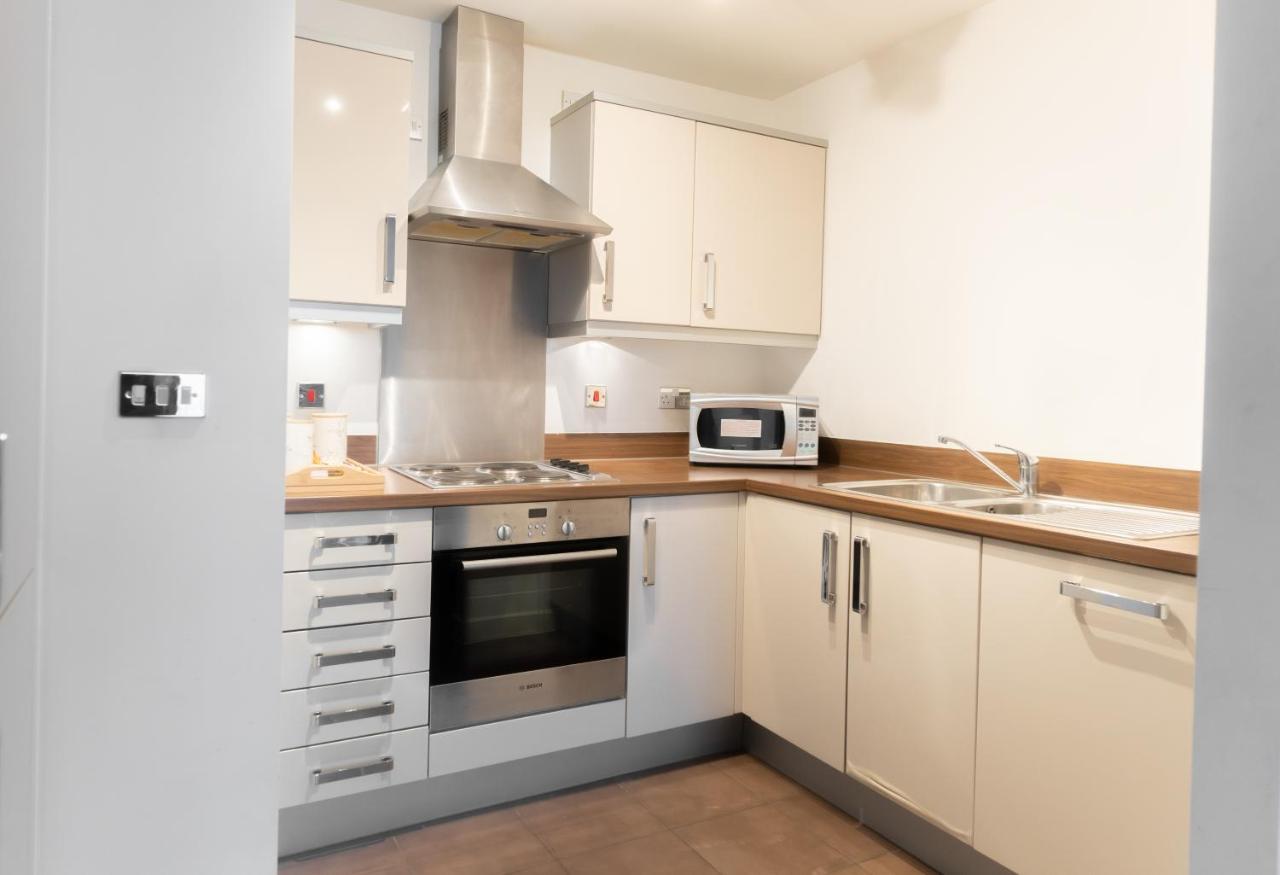 Stylish One Bed Apartment Central Mk- The Hub Milton Keynes Bagian luar foto